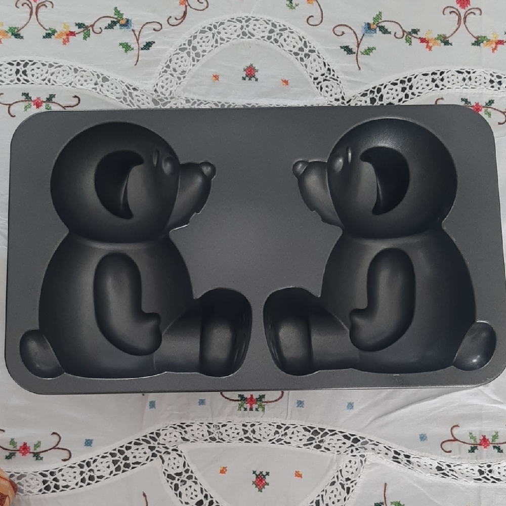 NORDIC WEAR🧸Build-A-Bear🧸3D CAKE PAN Great Condition - Picture 6 of 10